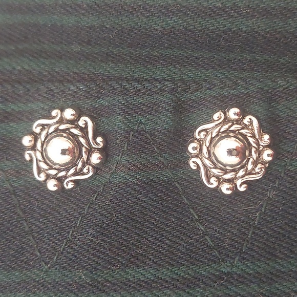 WESTERN ETHICS Vintage Denim Vest with Studs - Picture 9 of 10